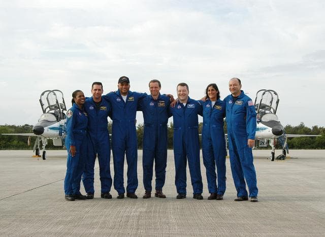 NASA image: KSC-06pd2641