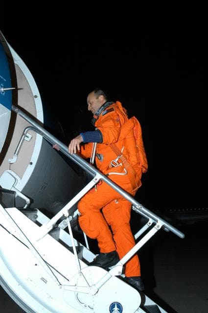 NASA image: KSC-06pd2650
