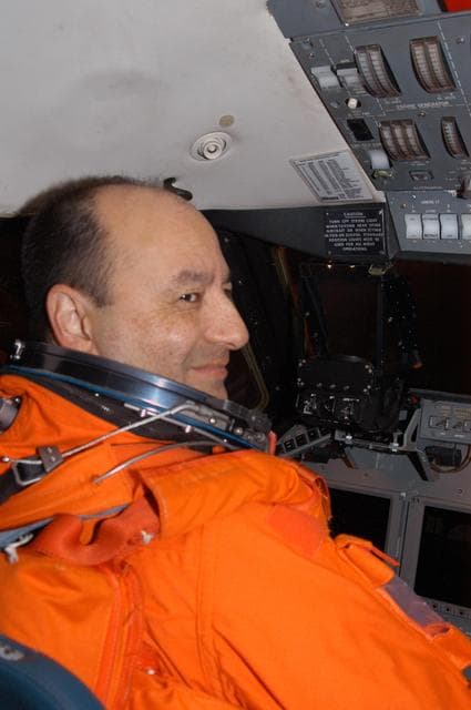 NASA image: KSC-06pd2651