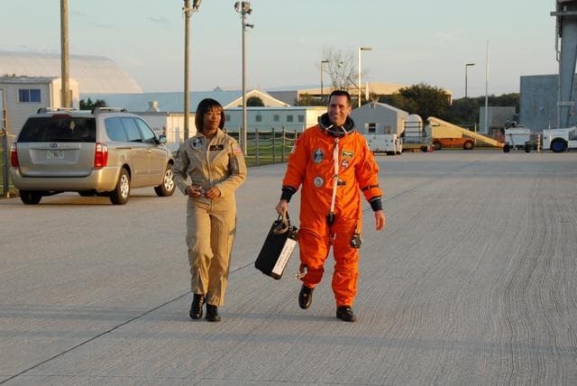 NASA image: KSC-06pd2656
