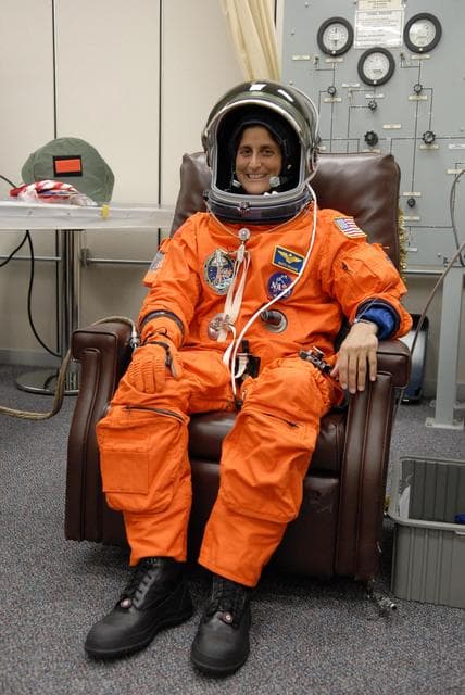 NASA image: KSC-06pd2676