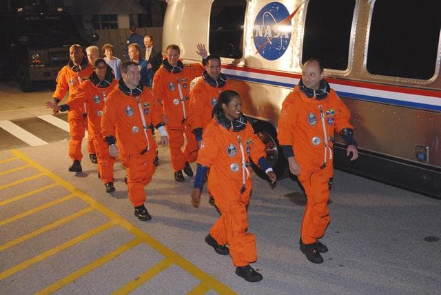 NASA image: KSC-06pd2695