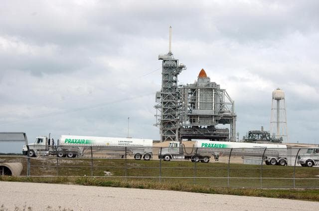 NASA image: KSC-06pd2701