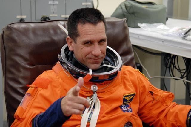 NASA image: KSC-06pd2719