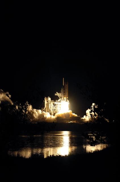 NASA image: KSC-06pd2748