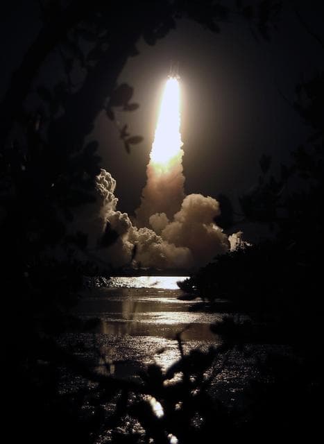 NASA image: KSC-06pd2763