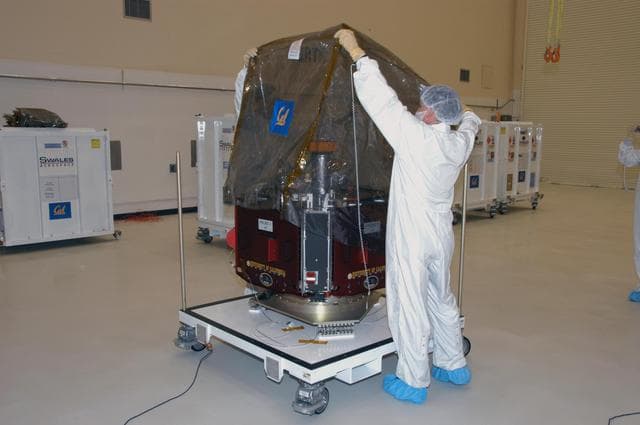 NASA image: KSC-06pd2791
