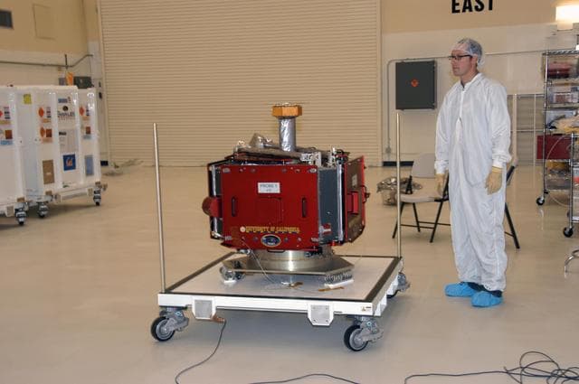 NASA image: KSC-06pd2793