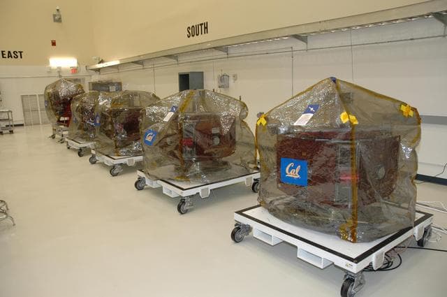 NASA image: KSC-06pd2799