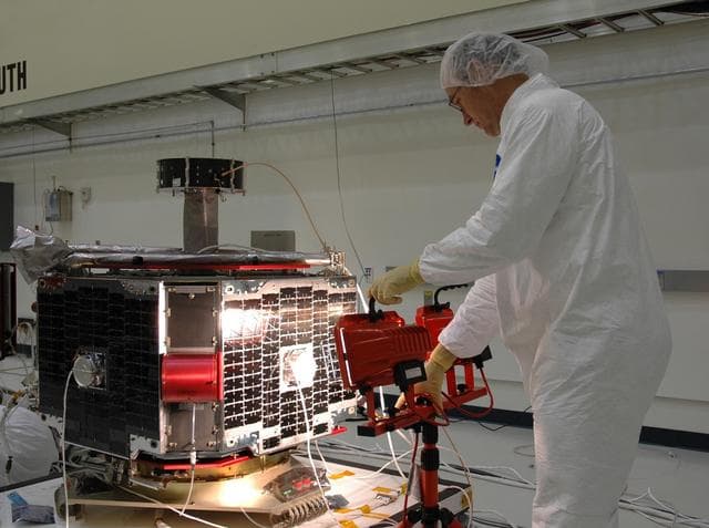 NASA image: KSC-06pd2809