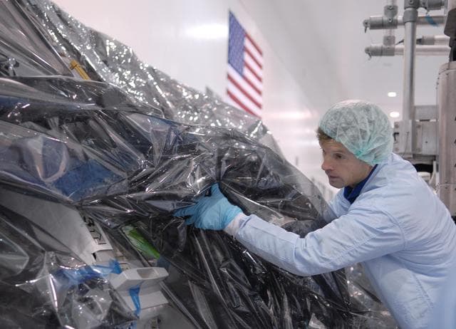 NASA image: KSC-06pd2823