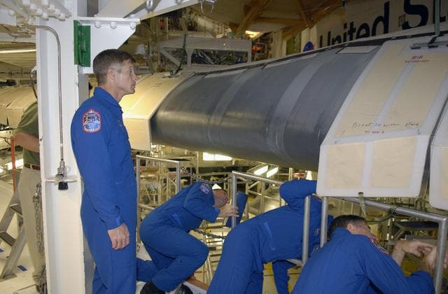 NASA image: KSC-06pd2829