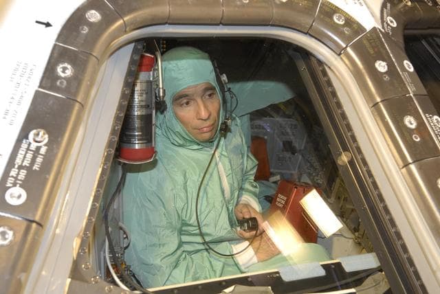 NASA image: KSC-06pd2833