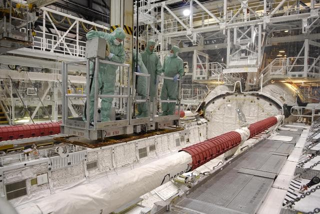 NASA image: KSC-06pd2834