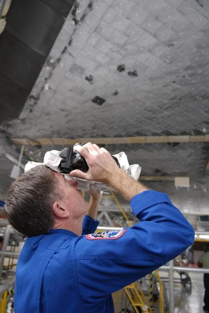 NASA image: KSC-06pd2842