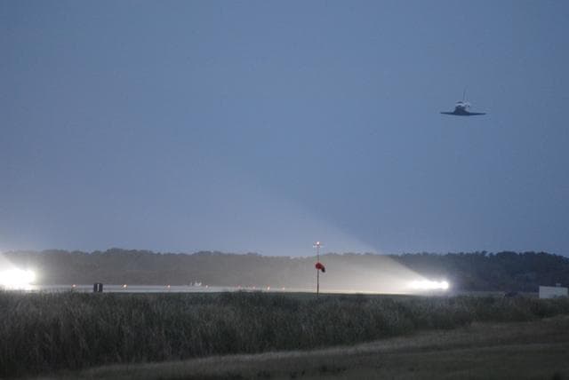 NASA image: KSC-06pd2851
