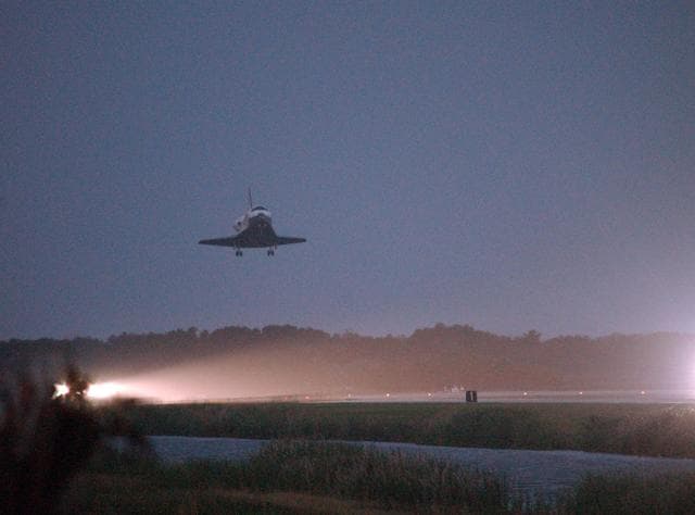 NASA image: KSC-06pd2858