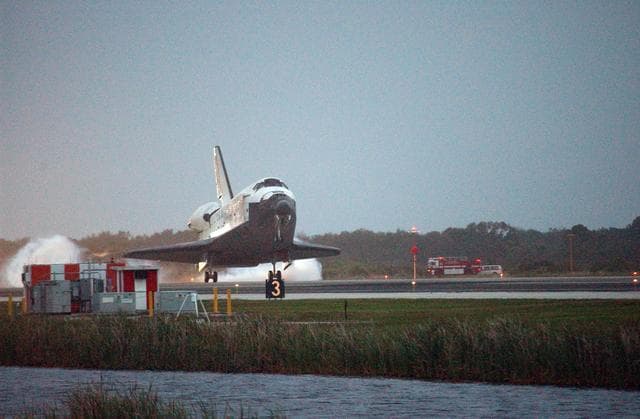 NASA image: KSC-06pd2859