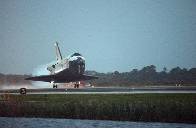 NASA image: KSC-06pd2860