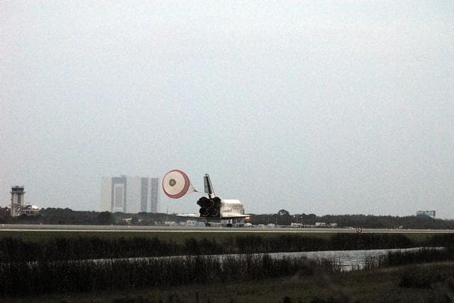 NASA image: KSC-06pd2865