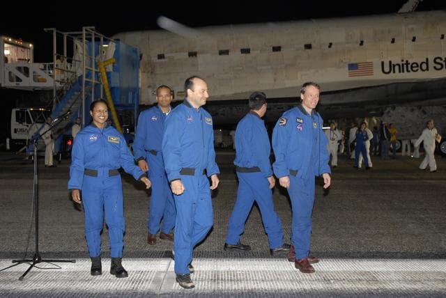 NASA image: KSC-06pd2870