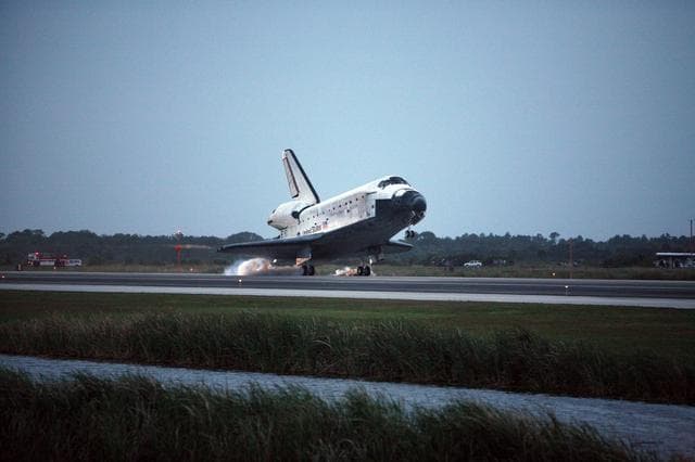 NASA image: KSC-06pd2871