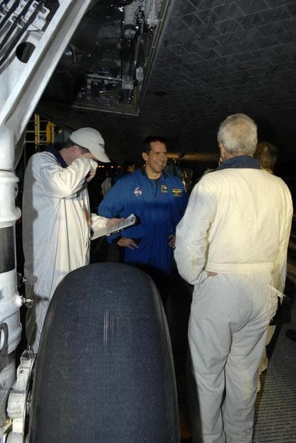 NASA image: KSC-06pd2876