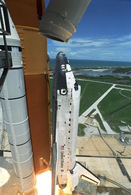 NASA image: KSC-06pp1463