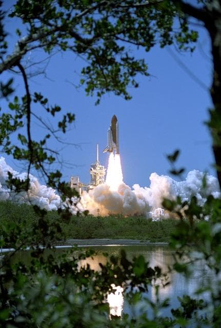 NASA image: KSC-06pp1464