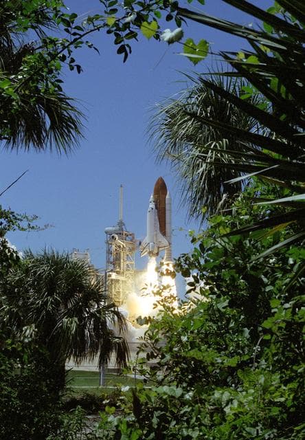 NASA image: KSC-06pp1465