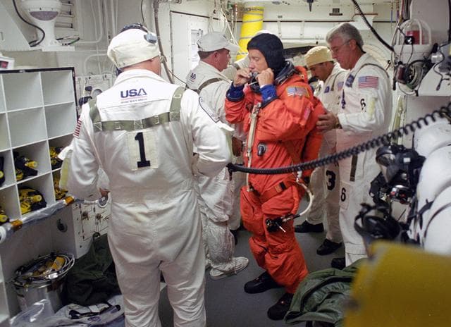 NASA image: KSC-06pp1474