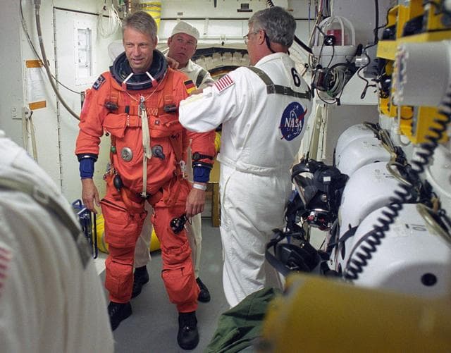 NASA image: KSC-06pp1475