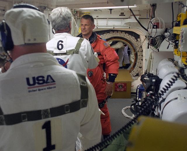 NASA image: KSC-06pp1479
