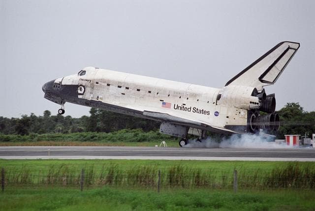 NASA image: KSC-06pp1615