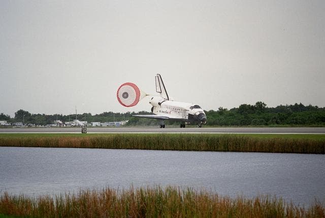 NASA image: KSC-06pp1617