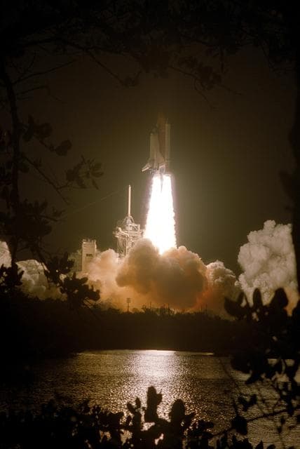 NASA image: KSC-06pp2758