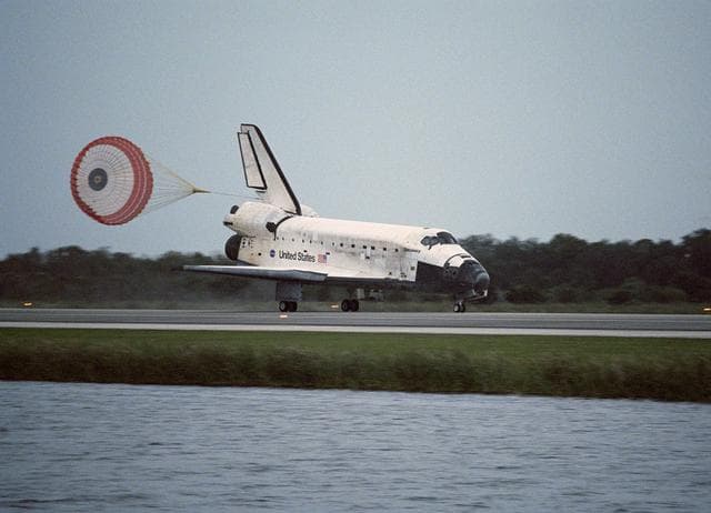 NASA image: KSC-06pp2892