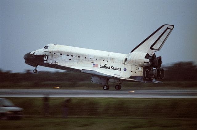 NASA image: KSC-06pp2894