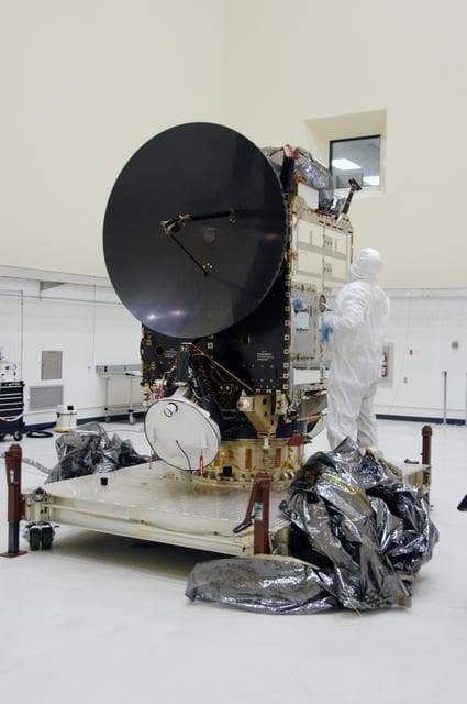 NASA image: Dawn Spacecraft Processing