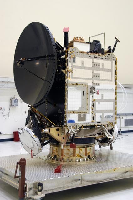 NASA image: Dawn Spacecraft Processing