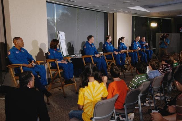 NASA image: STS-118 Space Shuttle Crew Honored