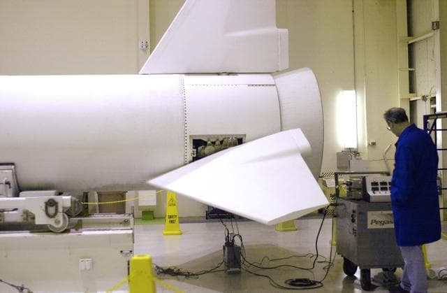 NASA image: KSC-07pd0660