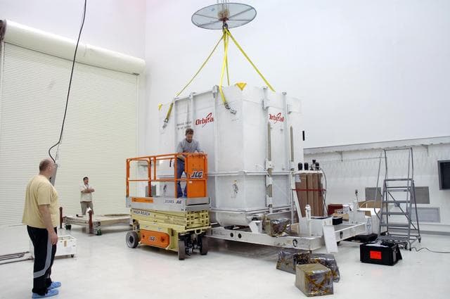 NASA image: KSC-07pd0855