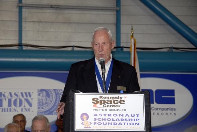 NASA image: KSC-07pd1041