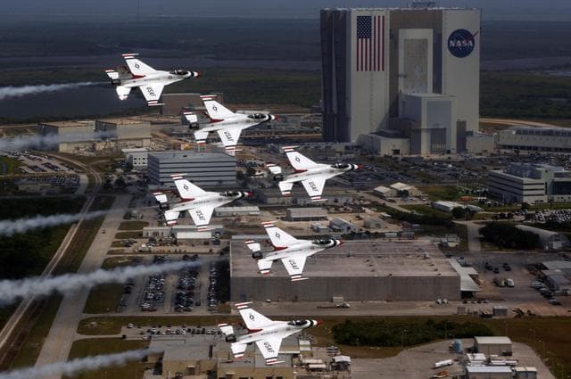 NASA image: KSC-07pd1068