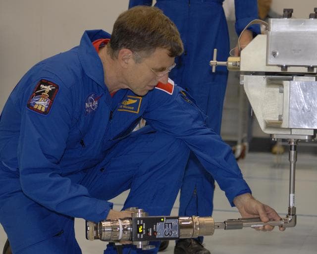 NASA image: KSC-07pd1115