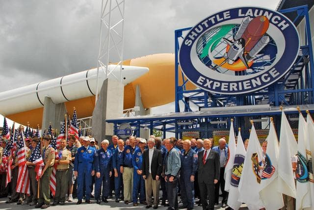 NASA image: KSC-07pd1289