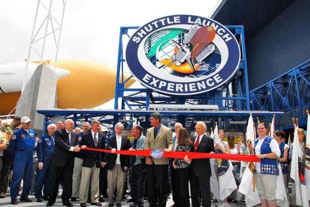NASA image: KSC-07pd1290