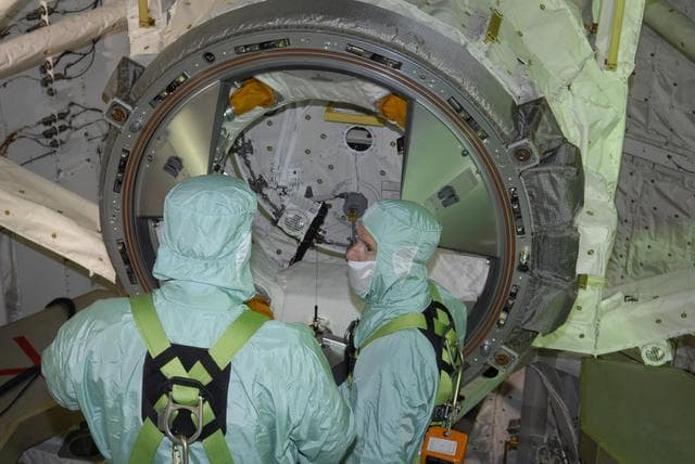 NASA image: KSC-07pd1363