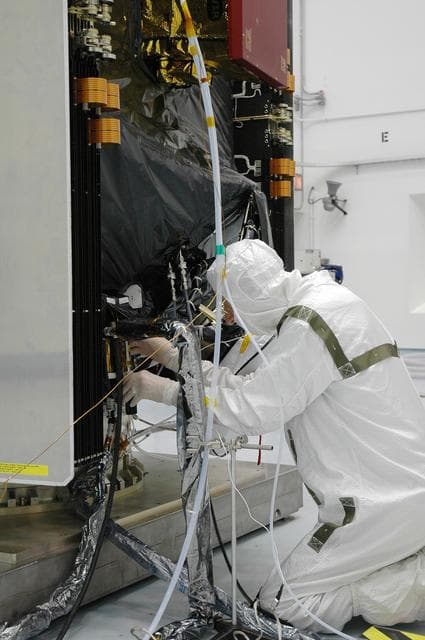 NASA image: KSC-07pd1390